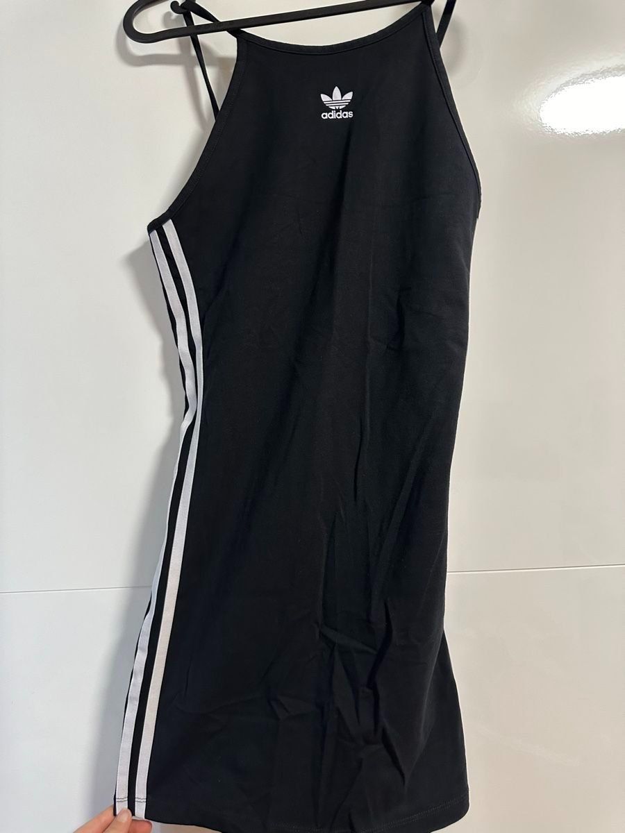 Adidas Robes: Adidas Kleid schwarz Gr. S – D'occasion à Zürich par VV8055