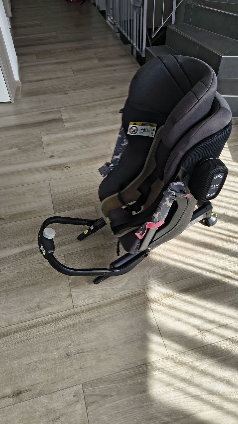 Seggiolini per auto: Axkid Reboarder one – Usato da Ruswil venduto da Falko82