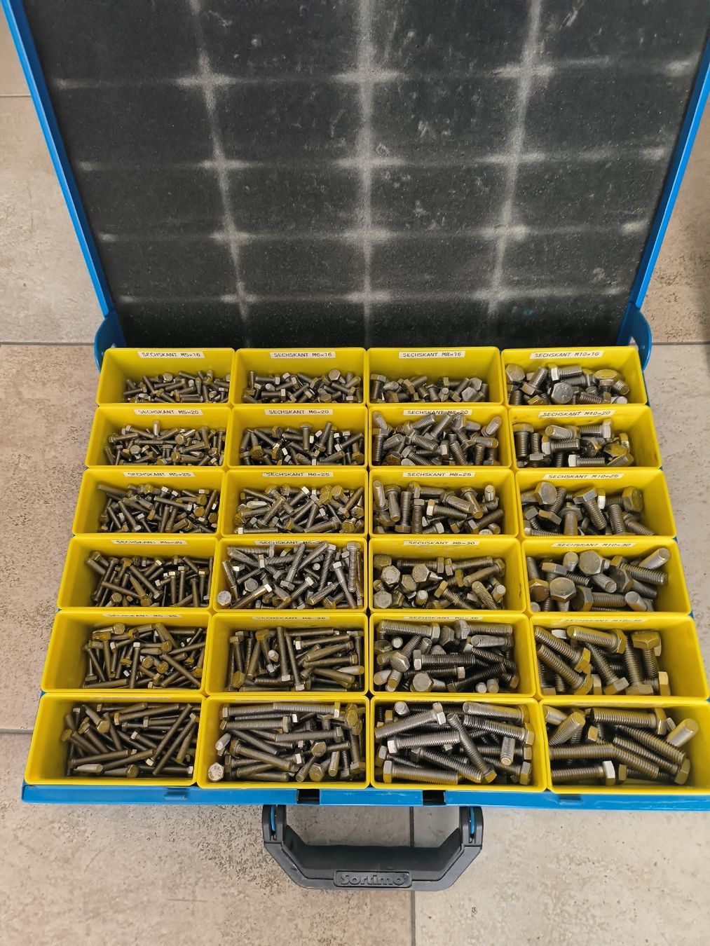 Sortimo Tous les outils: Sortimo Koffern mit Schrauben  – D'occasion à Kreuzlingen par Lilith888 3