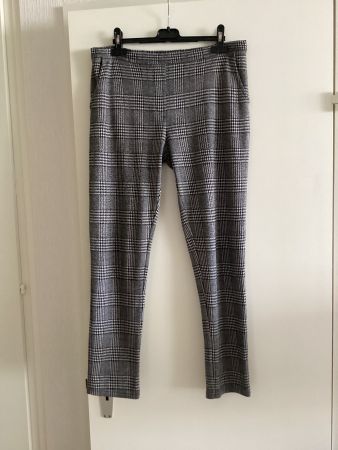 Schmale, karierte, graue Damenhose, Gr. L, Jegging