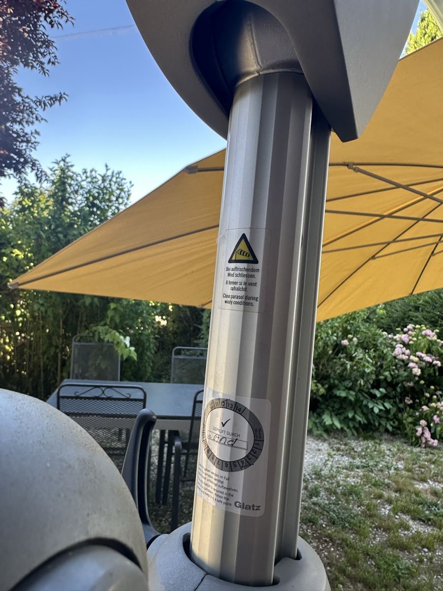 Glatz Ombrelloni: Sonnenschirm von Glatz mit Sockel – Usato da Kerzers venduto da jaeggif 4