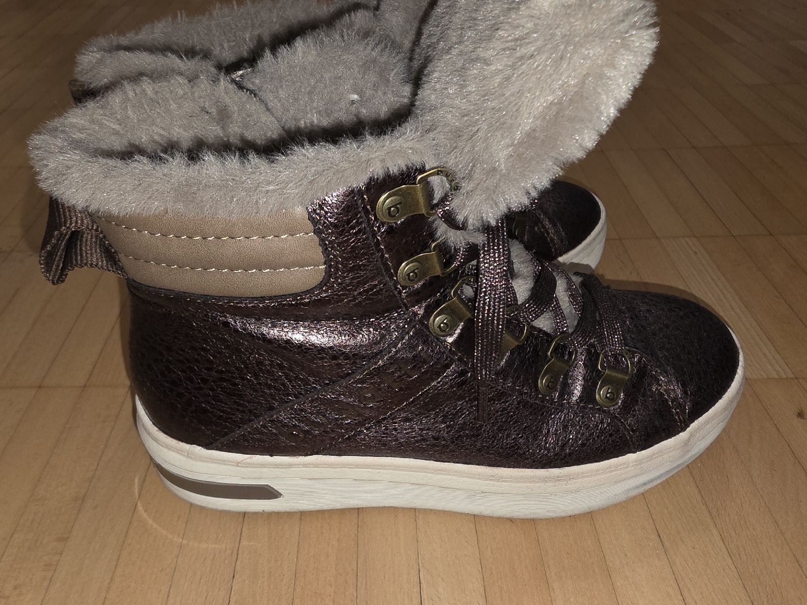 Bugatti Damenschuhe: Bugatti Winterboots mit warmem Kunstfell, Gr. 37 – Gebraucht aus St. Gallen von Shelly__x3 6