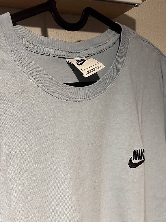 T-shirts: Shirt Nike L – D'occasion à Triengen par Ike67 1