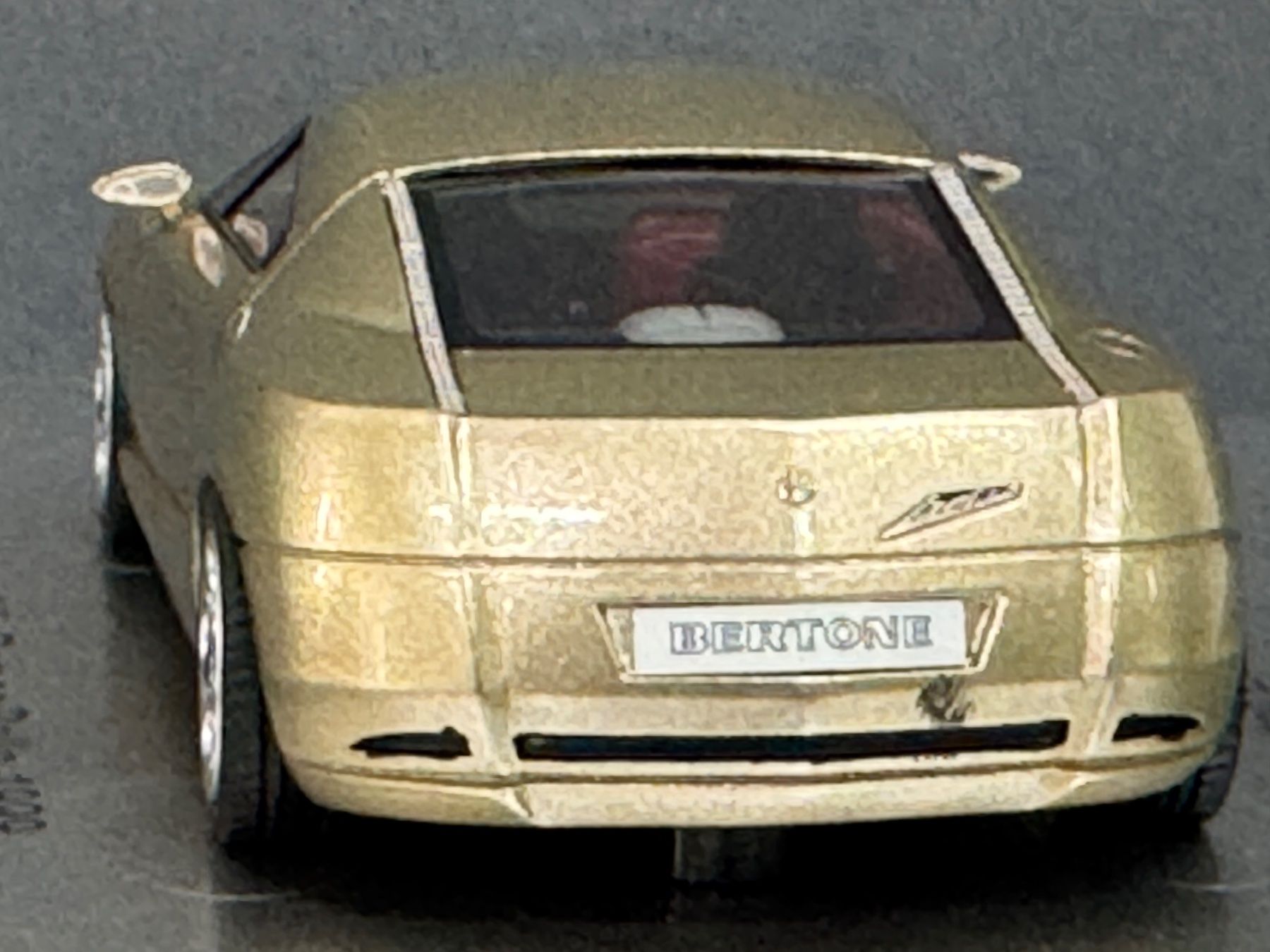 Alfa Romeo Modellini d'auto: Alfa Romeo Bertone Bella 1999 Kess 1:43 – Nuovo e nell'imballaggio originale da Luzern venduto da aa43modelcars-Luzern 3