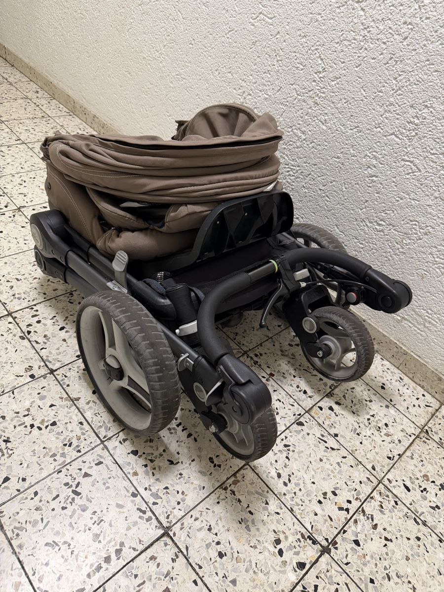 Teutonia Carrozzine: Teutonia Kinderwagen mit Handbremse – Usato da Füllinsdorf venduto da Pujdo545 3