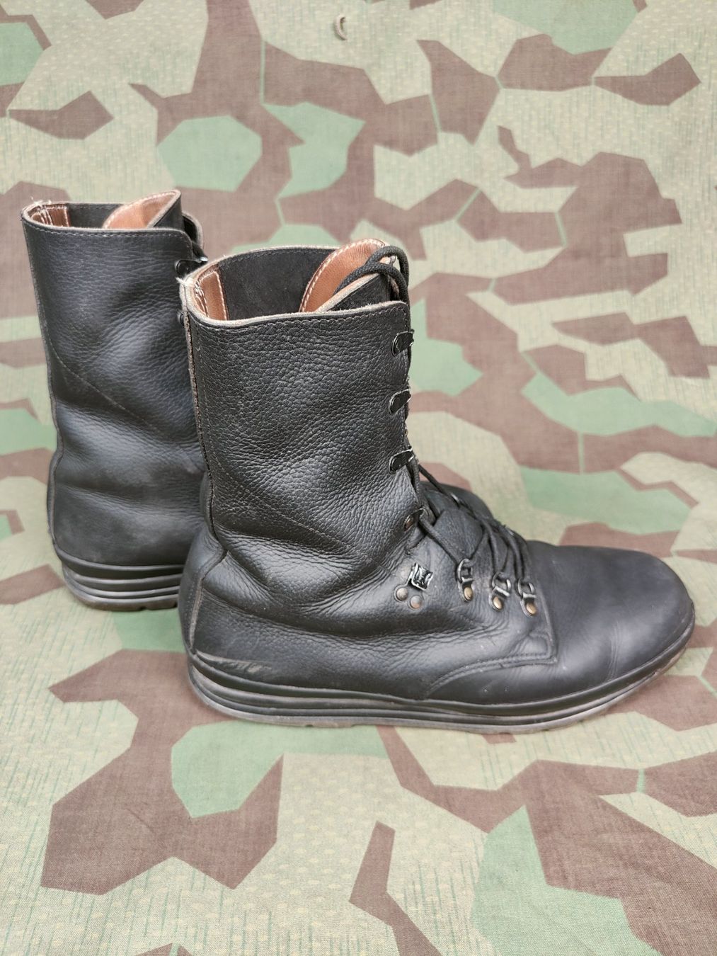 Schweizer Armee Uniformi: Kampfstiefel Ord. 1990, Grösse 320 5 – Usato da Bauma venduto da SwissMilitaria 4