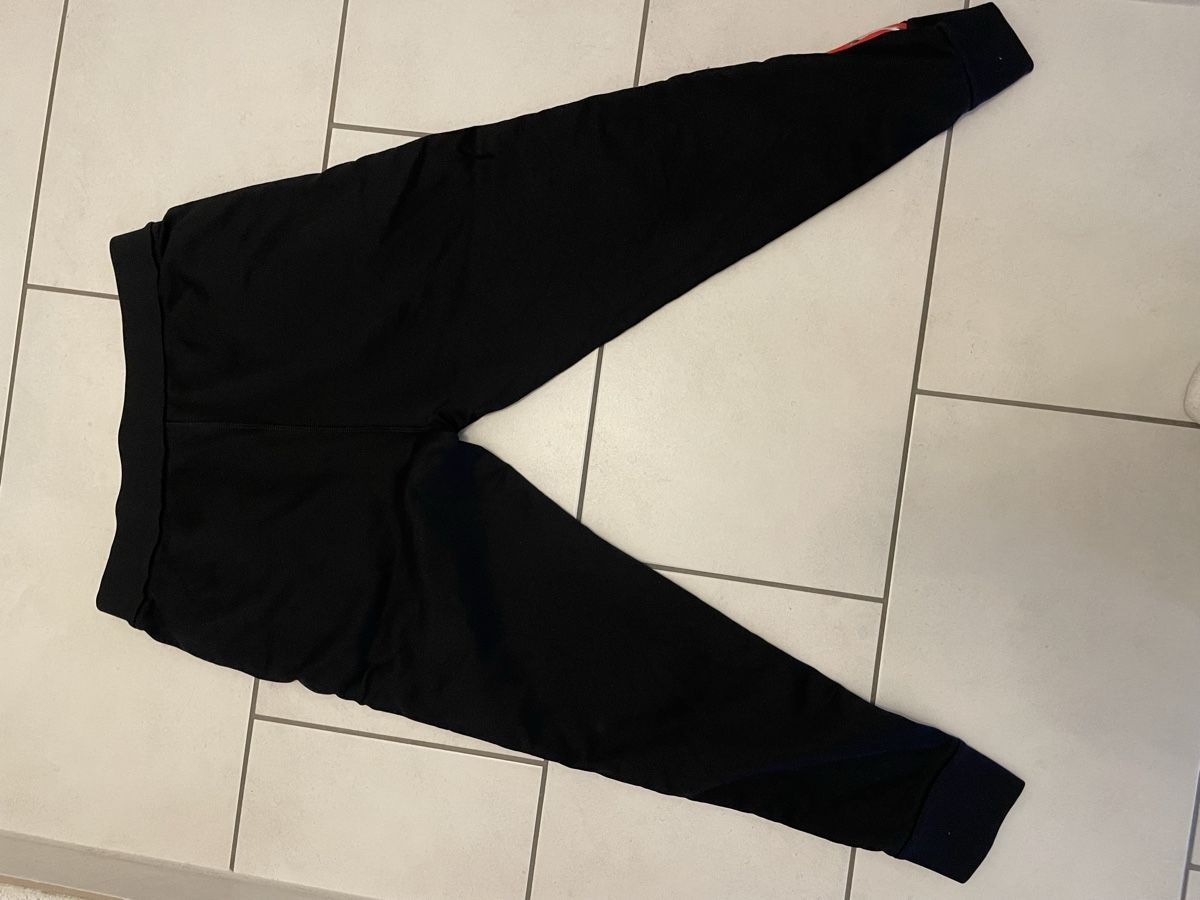 Dsquared2 Pantaloni: DSQUARED2 Pantalon de jogging noir – Usato da Lausanne venduto da Lou__ 5