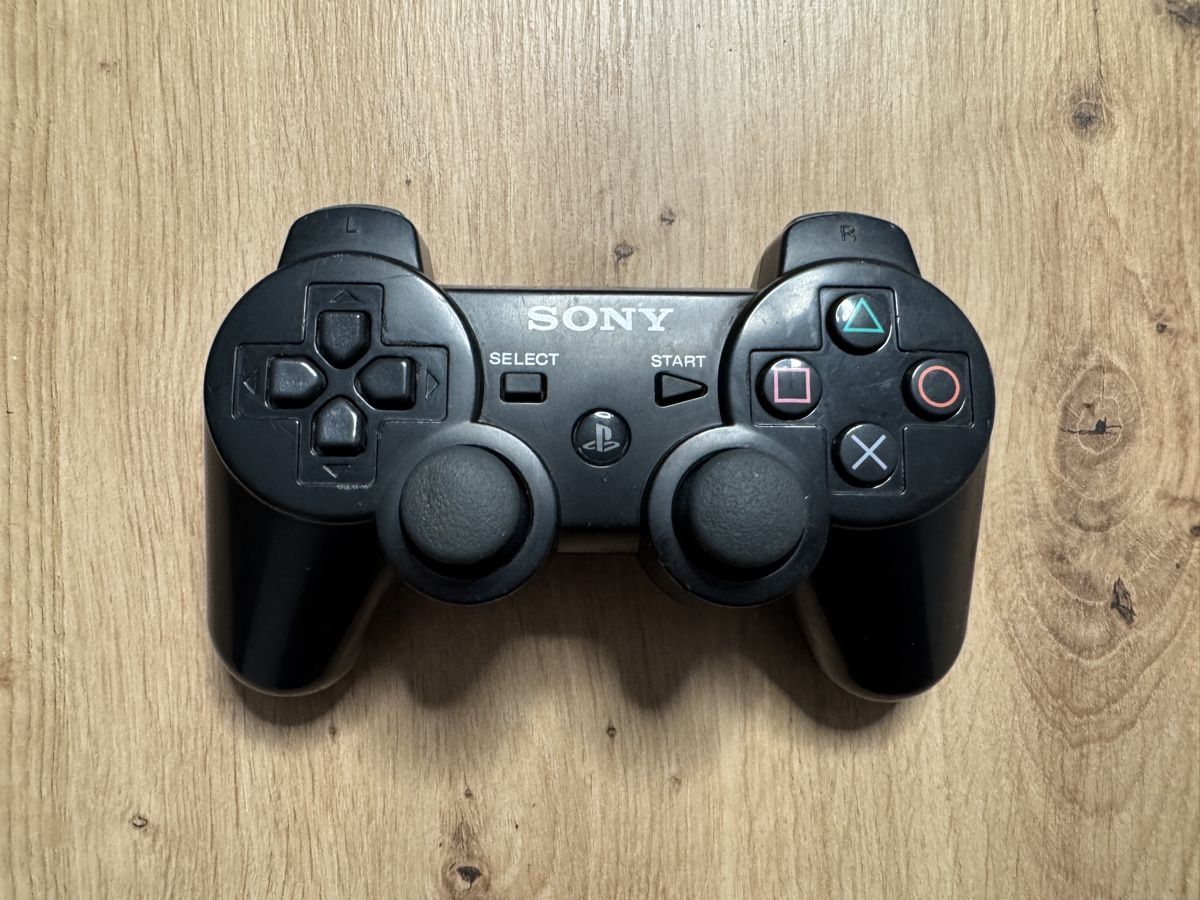 Controller: Sony PS3 Controller in Schwarz!  🎮 – Usato da Biberist venduto da etesummer
