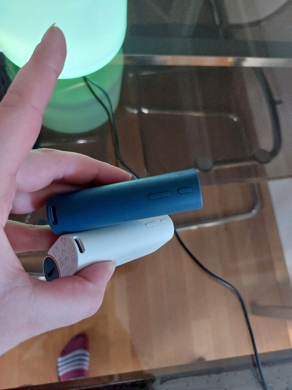 Glo Sonstige Tabakwaren: 2 Glo Tabakerhitzer Geräte gebraucht – Gebraucht aus Gwatt (Thun) von B.D.999 5