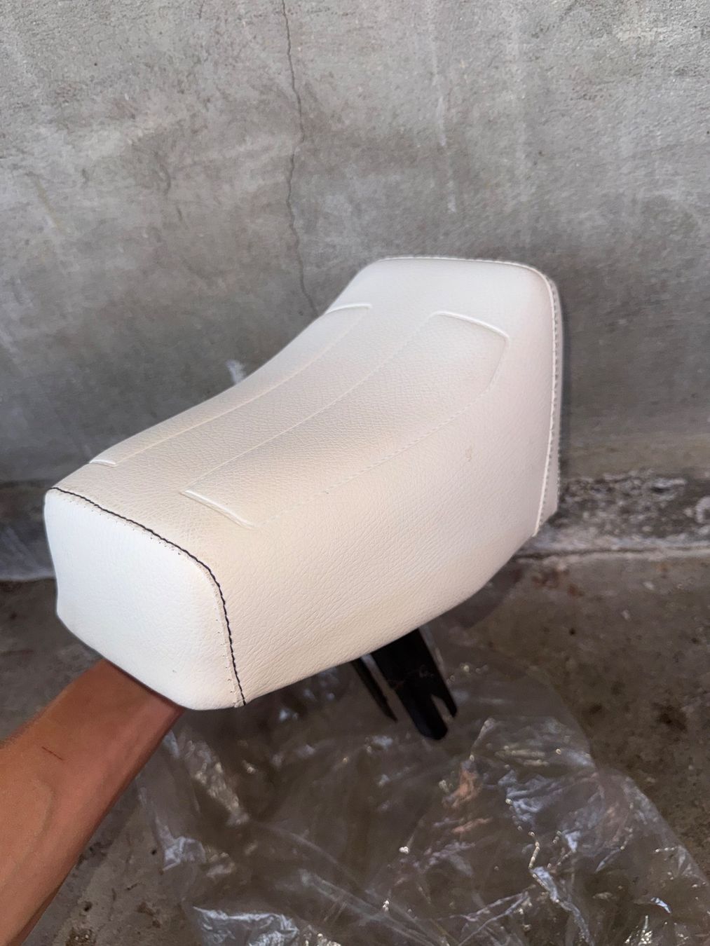 Piaggio Pièces pour mobylette: Piaggio Ciao Sattel Weiß NOS – D'occasion à Fahrni b. Thun par berger_tuning34 2