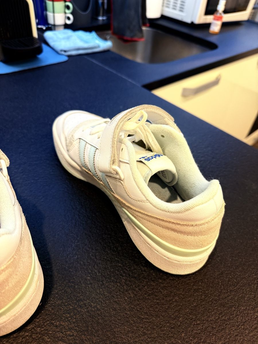 Herrenschuhe: Adidas originals – Gebraucht aus Bulle von HT8 1