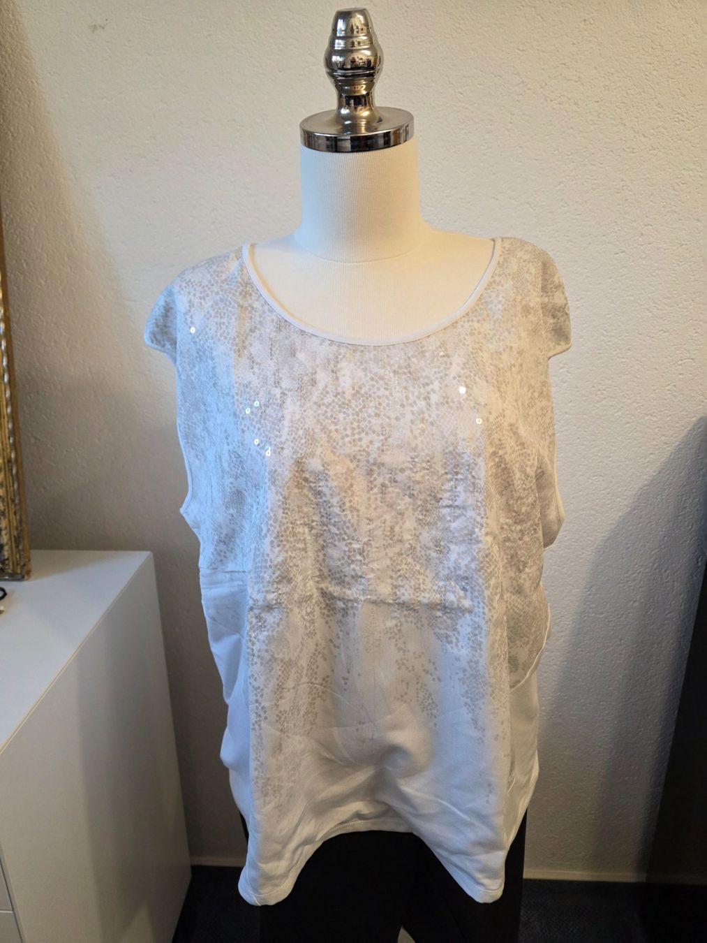 Calvin Klein Top: Oberteil mit Pailletten – Usato da Neerach venduto da Basile1 8