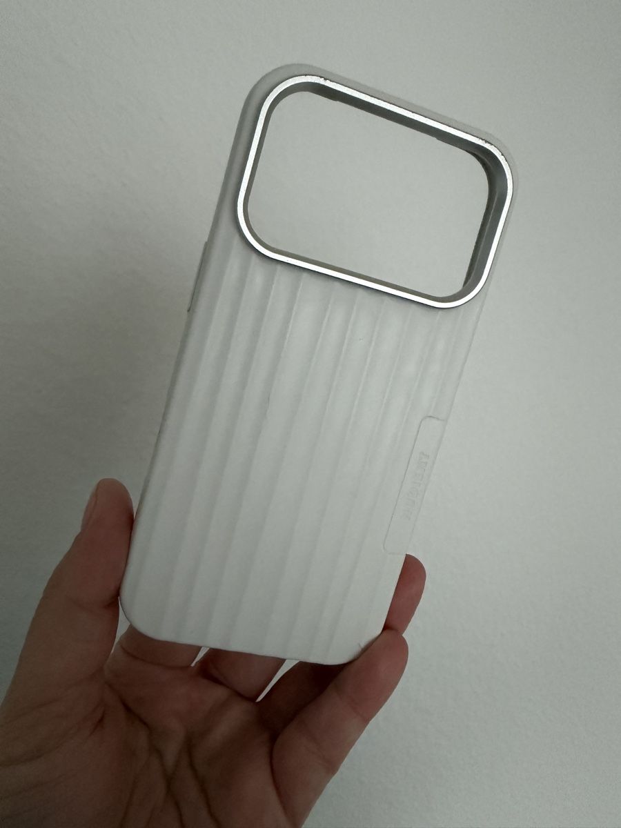 Apple Covers & Schutzfolien: Nudient IPhone 17 Pro MagSafe case – Gebraucht aus Dübendorf von MariaS.