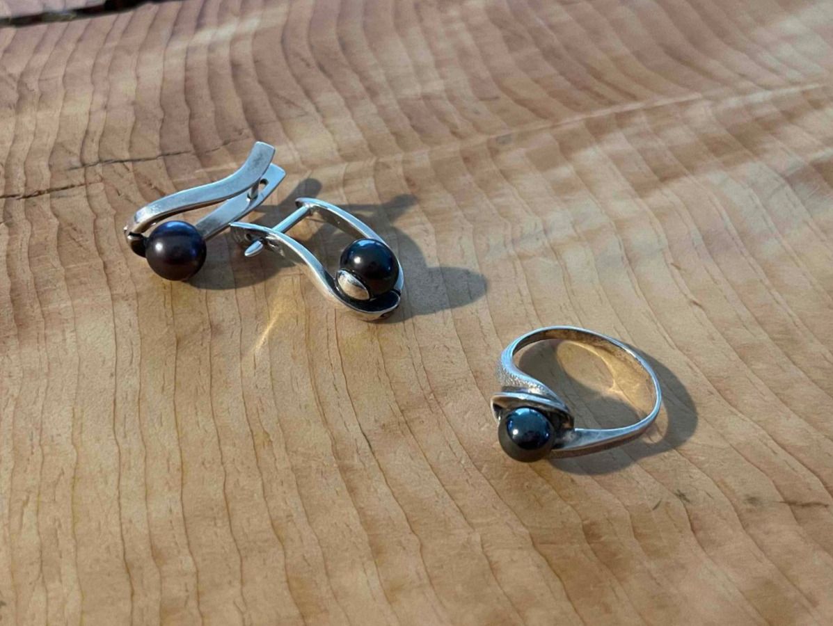 Orecchini pendenti & Orecchini a lobo: Silber Ring & Ohrringen mit Perlen | Ensemble Argent & Perle – Usato da Zürich venduto da AnnaSa