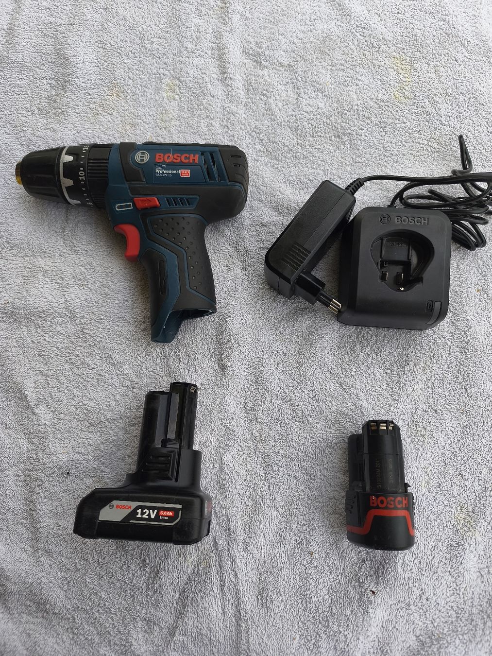 Bosch Tous les outils: Bosch Akku Schrauber Set – D'occasion à Recherswil par Sruscha58