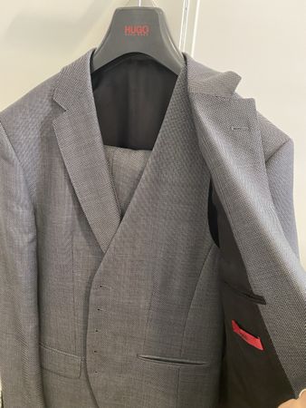 Costume homme HUGO Boss gris chiné taille 46 FR