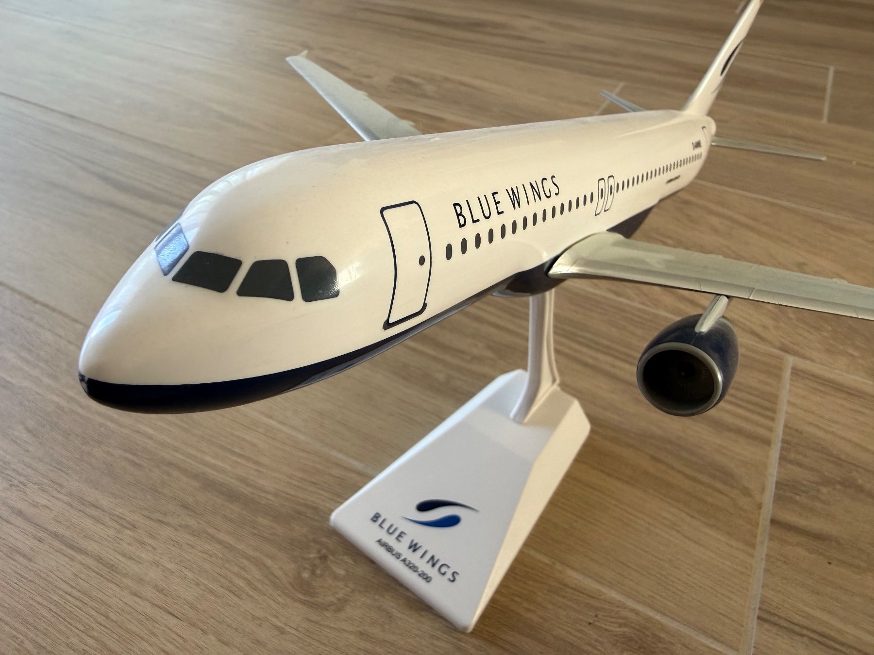 Airbus Kit di modellismo & Modellini statici: Flugzeugmodel Bluewings D-ANNE 1:100 A320 – Usato da Kloten venduto da Stefan-74 2