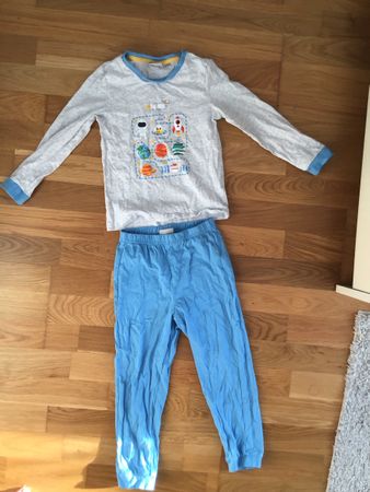 Kinder Pyjama Gr. 110/116 mit Weltraum Motiv🚀🪐!