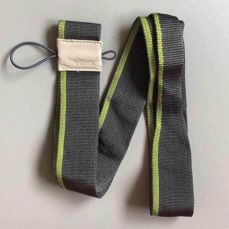 vitra. CHAIRLESS by Alejandro Aravena size S Grey/DarkLime (Neu