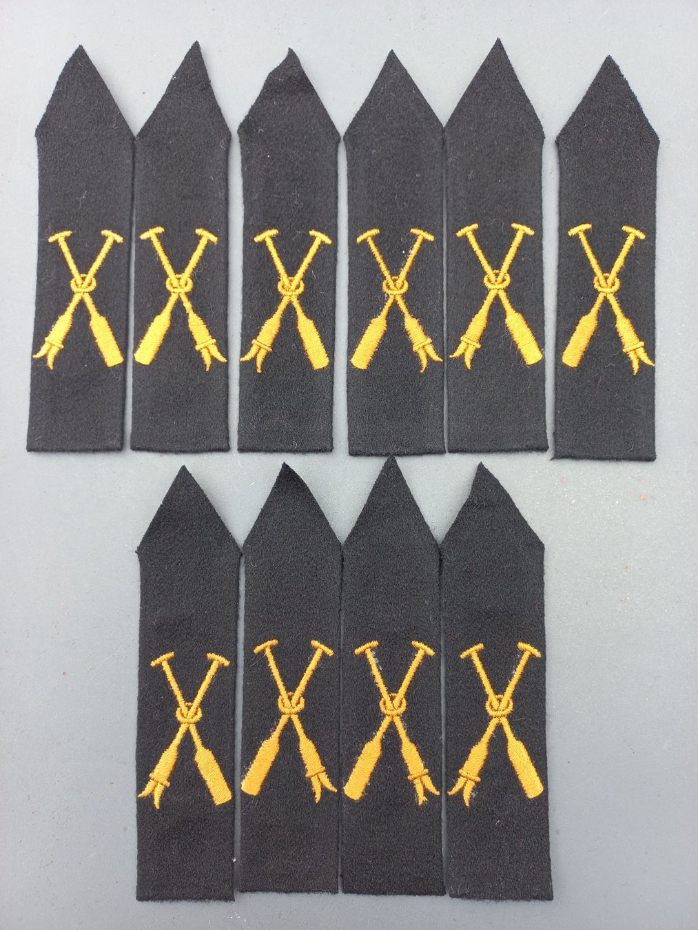 Schweizer Armee Uniformen: 10 Ärmelpatten, Pontonier, schwarz – Gebraucht aus Horw von Bellevue10