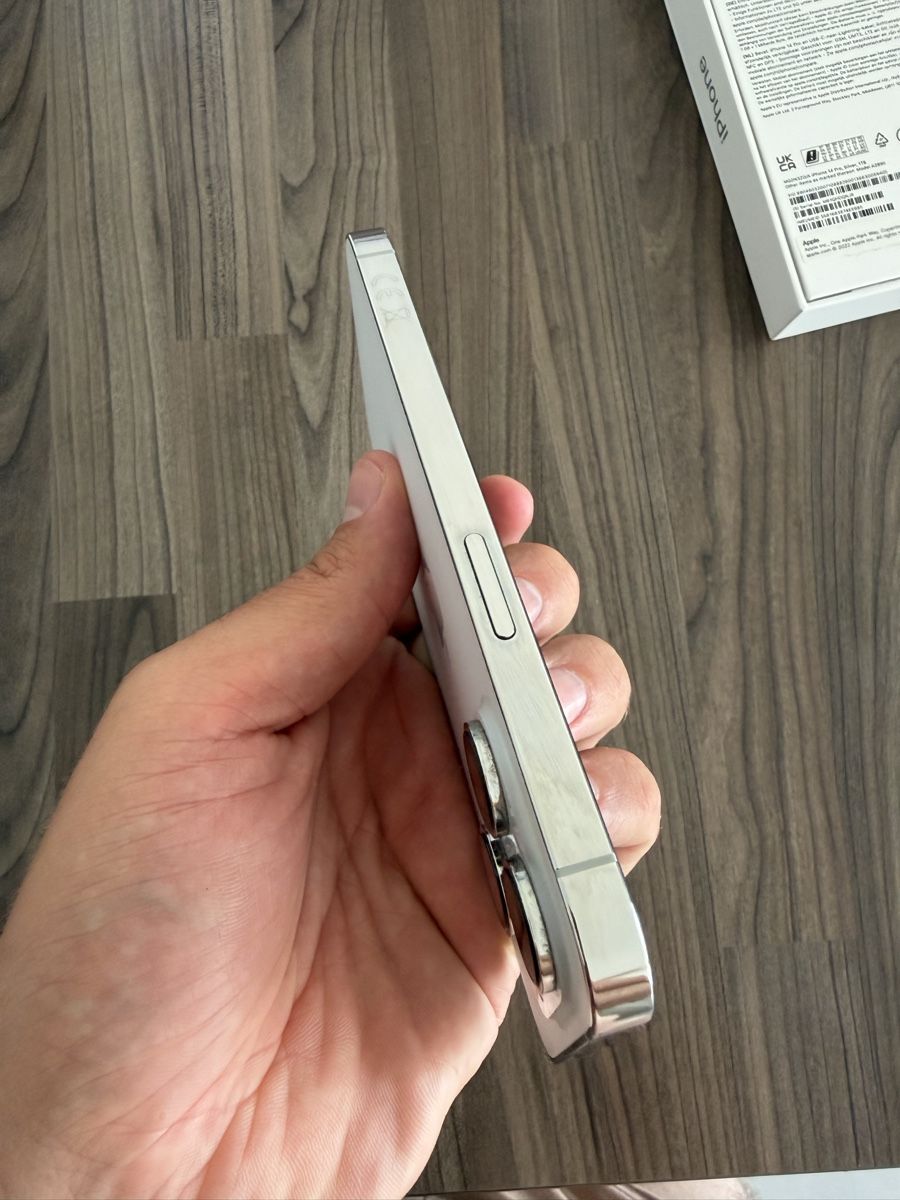 Apple Telefoni cellulari / Smartphones: iPhone 14 Pro, 1 To, Excellent état, Full Set. – Usato da Genève venduto da que_r86j 5