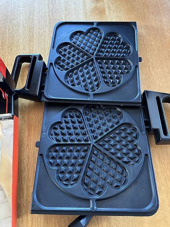 Sigg Elettrodomestici da cucina: Sigg Waffel Brezeleisen – Usato da huttwil venduto da Chira2015 3