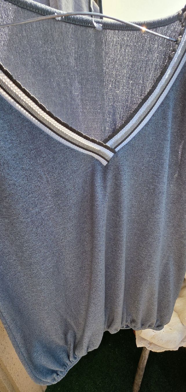 Tops: Tshirt/débardeur taille M/L vert kaki – Gebraucht aus Yverdon-les-Bains von van_dq65 8