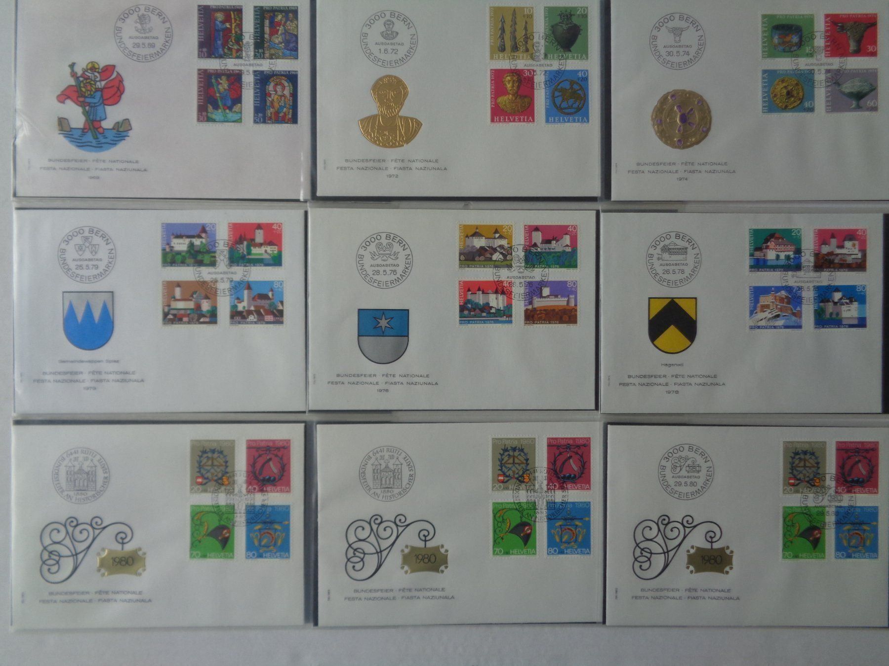 Alle Briefmarken: 72 Ersttagsbriefe mit Album – Gebraucht aus Chur von omonia 2