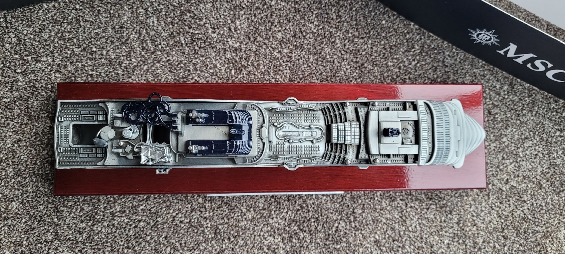 Kit di modellismo & Modellini statici: MSC Word America – Nuovo e nell'imballaggio originale da Seon venduto da Granadille 4