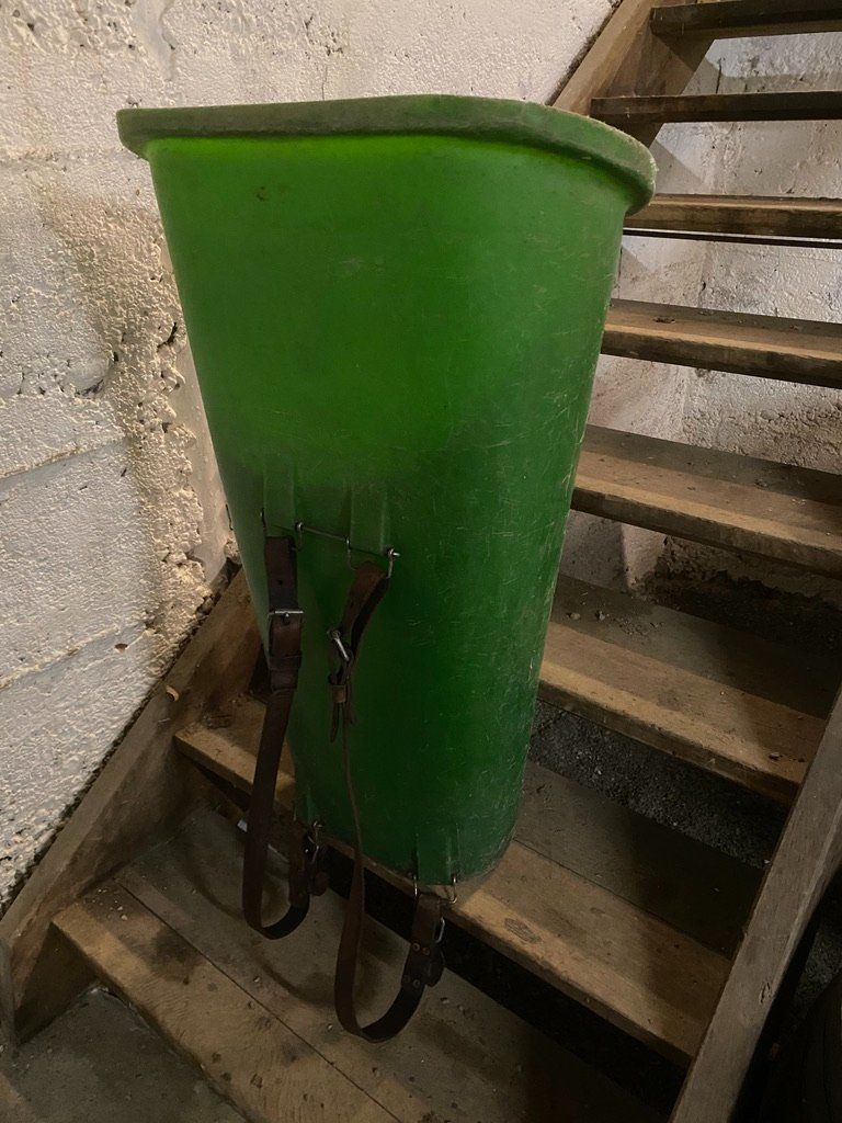 Autres articles pour la maison: Trauben Eimer Rebbau – D'occasion à Kleinandelfingen par kindi01