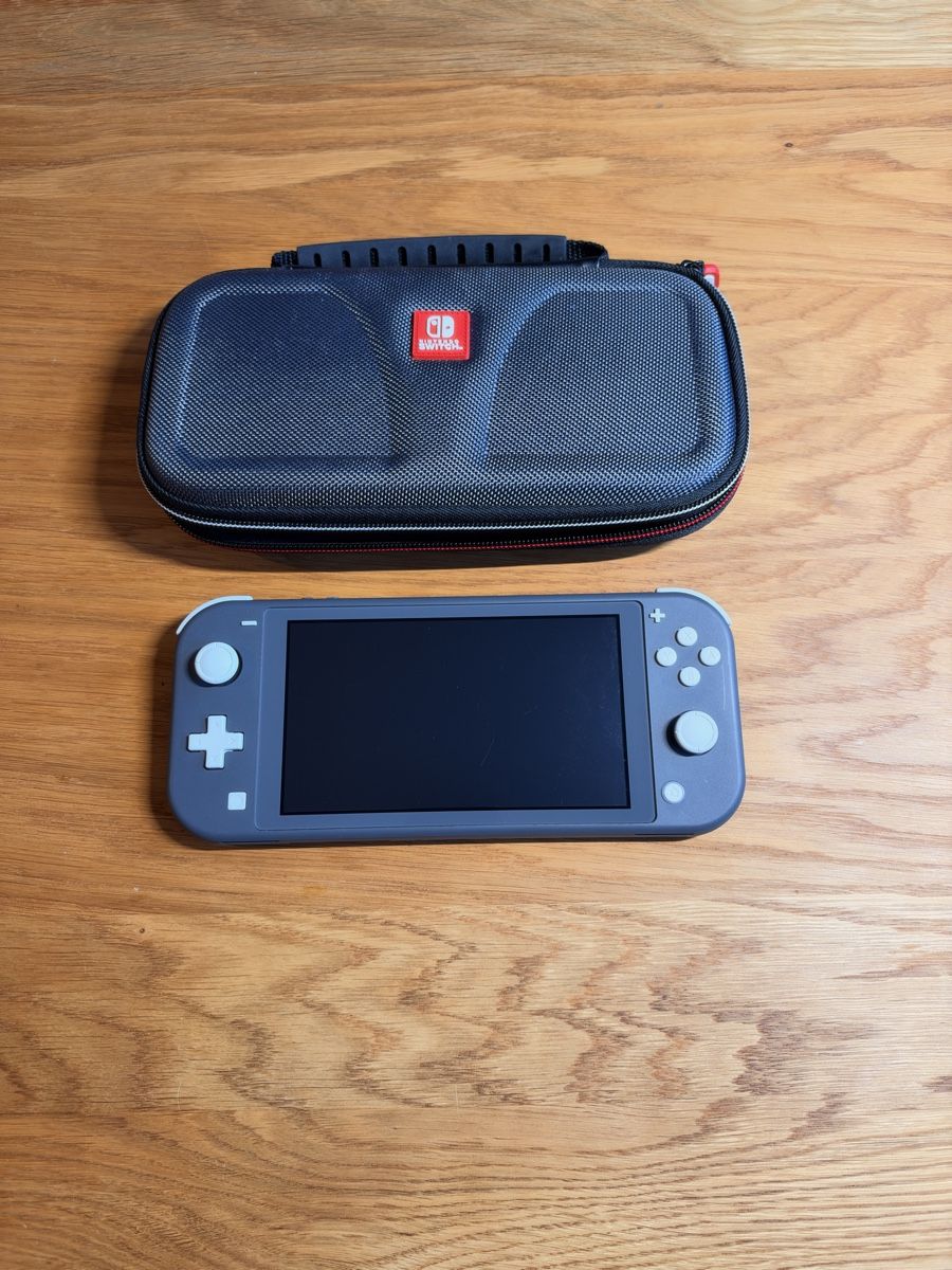 Nintendo Konsolen: Nintendo Switch Lite Grey – Gebraucht aus Basel von yannick_ryan 2