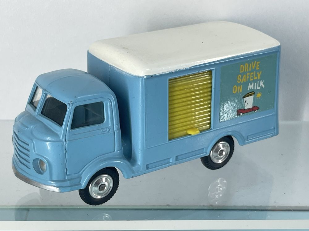 Lot Corgi Toys & CIJ – Camions, Animaux De Cirque Et Autres Véhicules En Métal Vintage – Angleterre