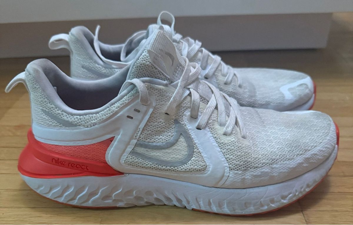 Nike Damenschuhe: Nike Womens Legend React 2 Running Sneakers – Gebraucht aus Opfikon von Luis144 2