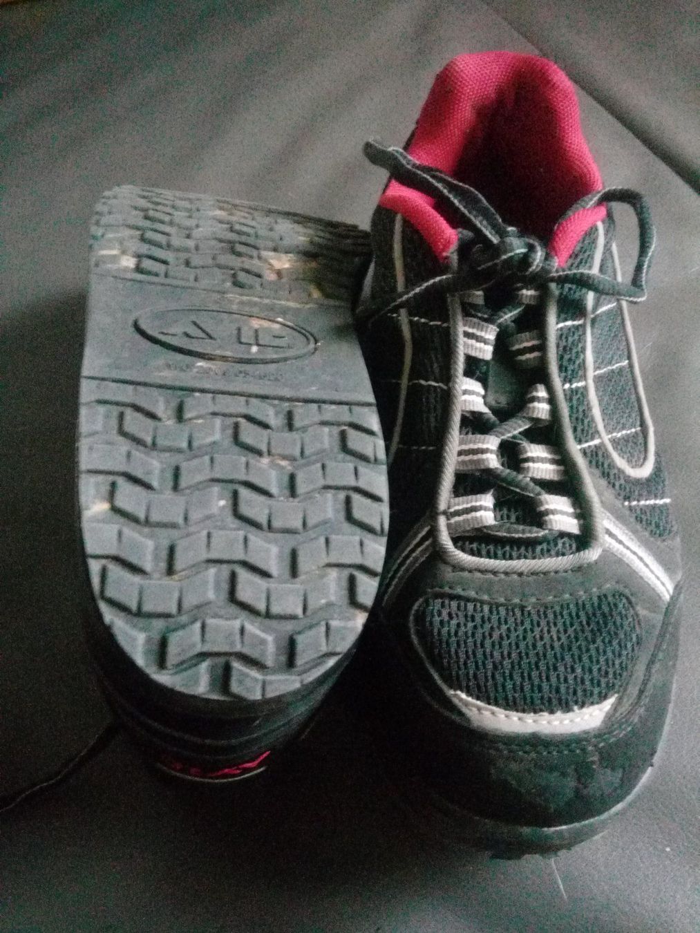 Scarpe da uomo: Aviv Sportschuh gr. 39 – Usato da Krattigen venduto da Winnie12 3