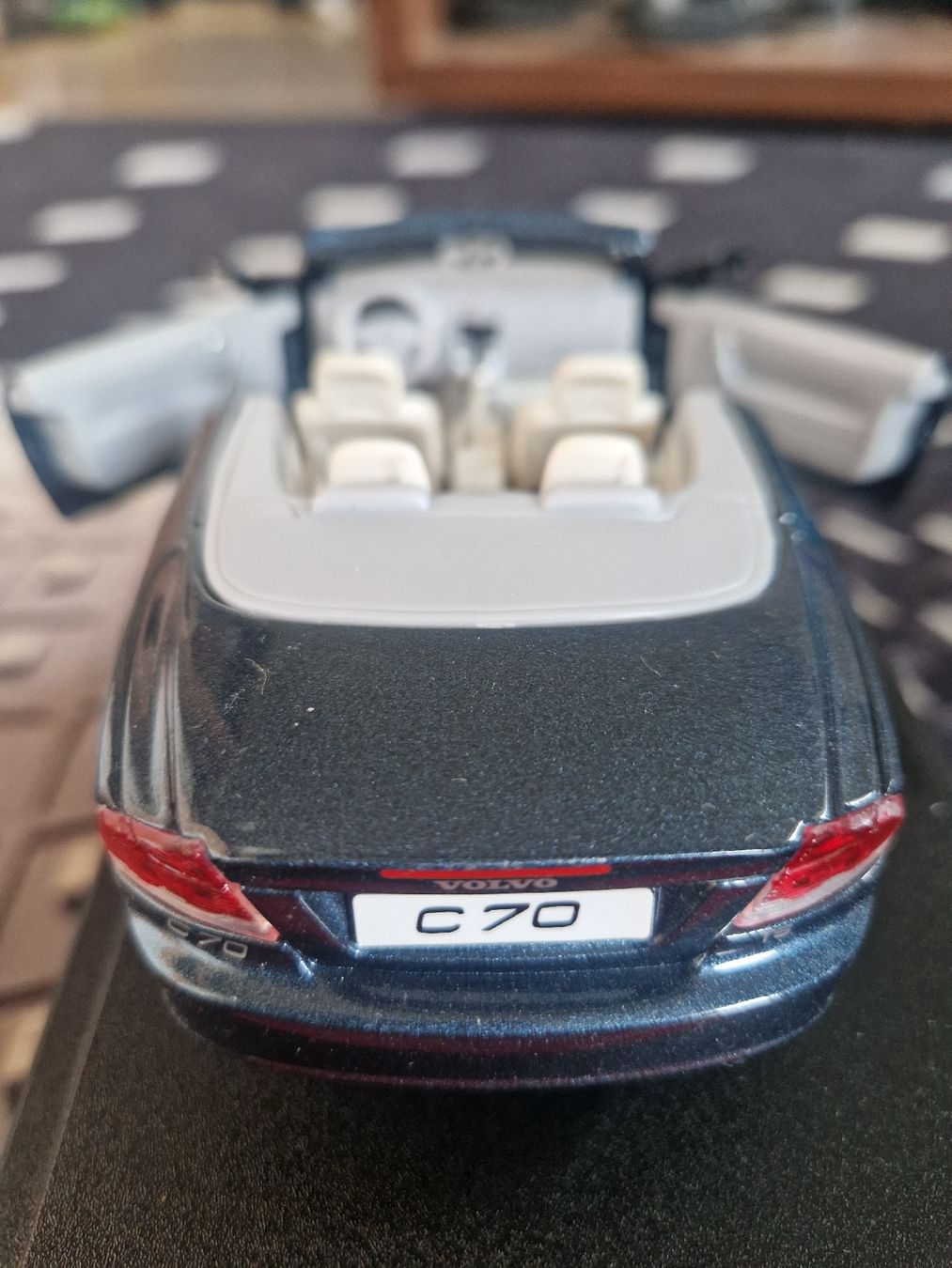 Volvo Modellini d'auto: Rarer Volvo C70 1/24 sehr schönes Modell – Usato da Safenwil venduto da saavo 2
