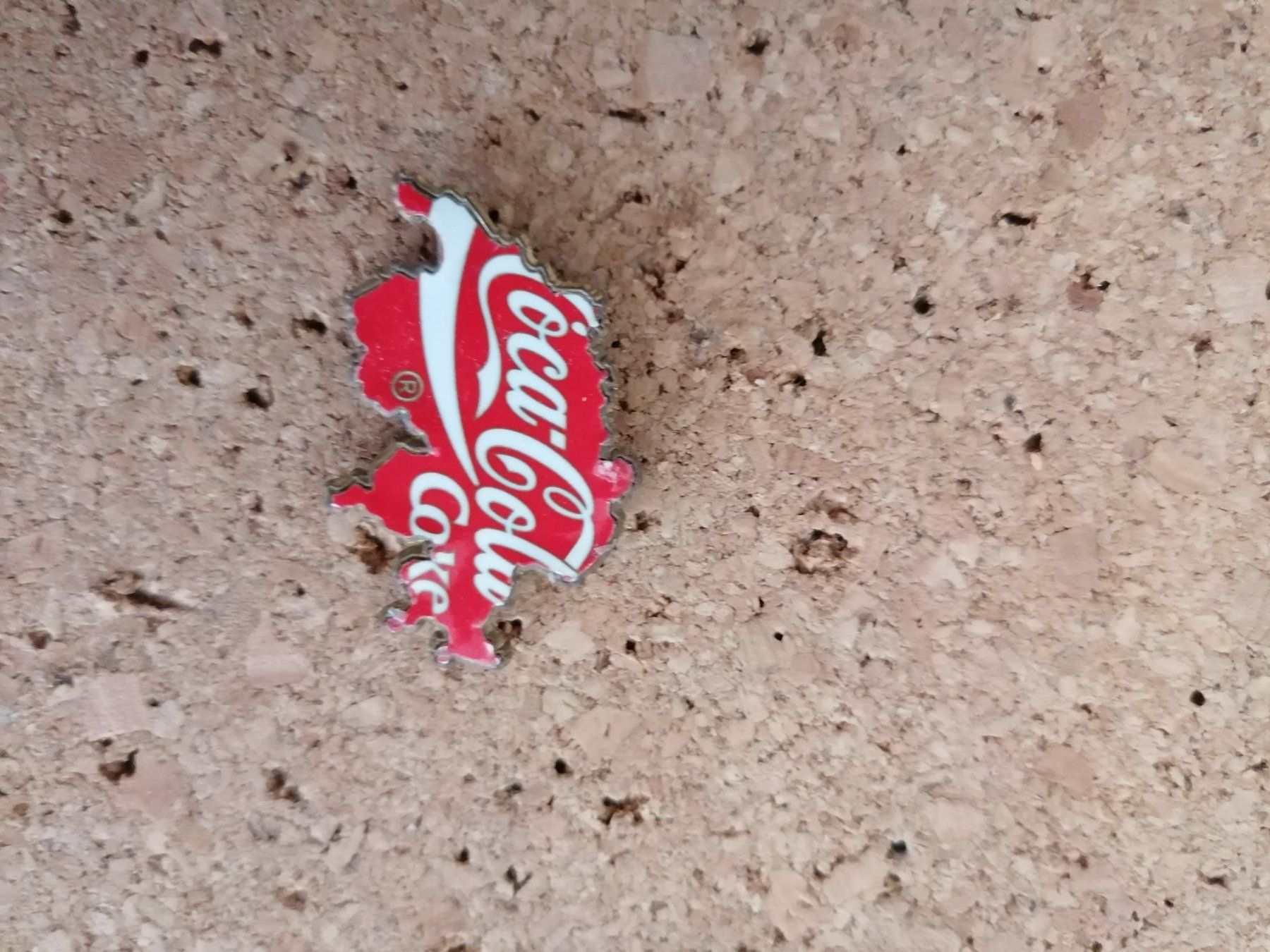 Coca-Cola Placchette & Badge: Coca cola Coke Pin Schweiz – Usato da ennetmoos venduto da Andy770098