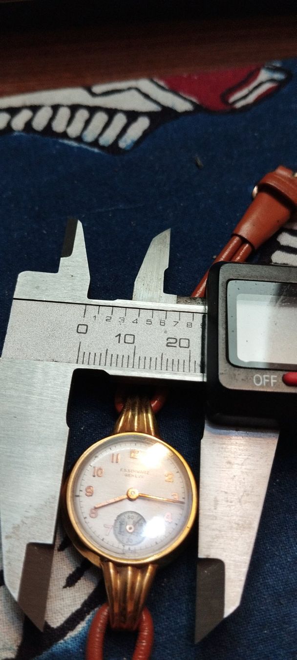 Orologi: Montre schwarz Genève – Usato da La Chaux-de-Fonds venduto da jac_9llg 8