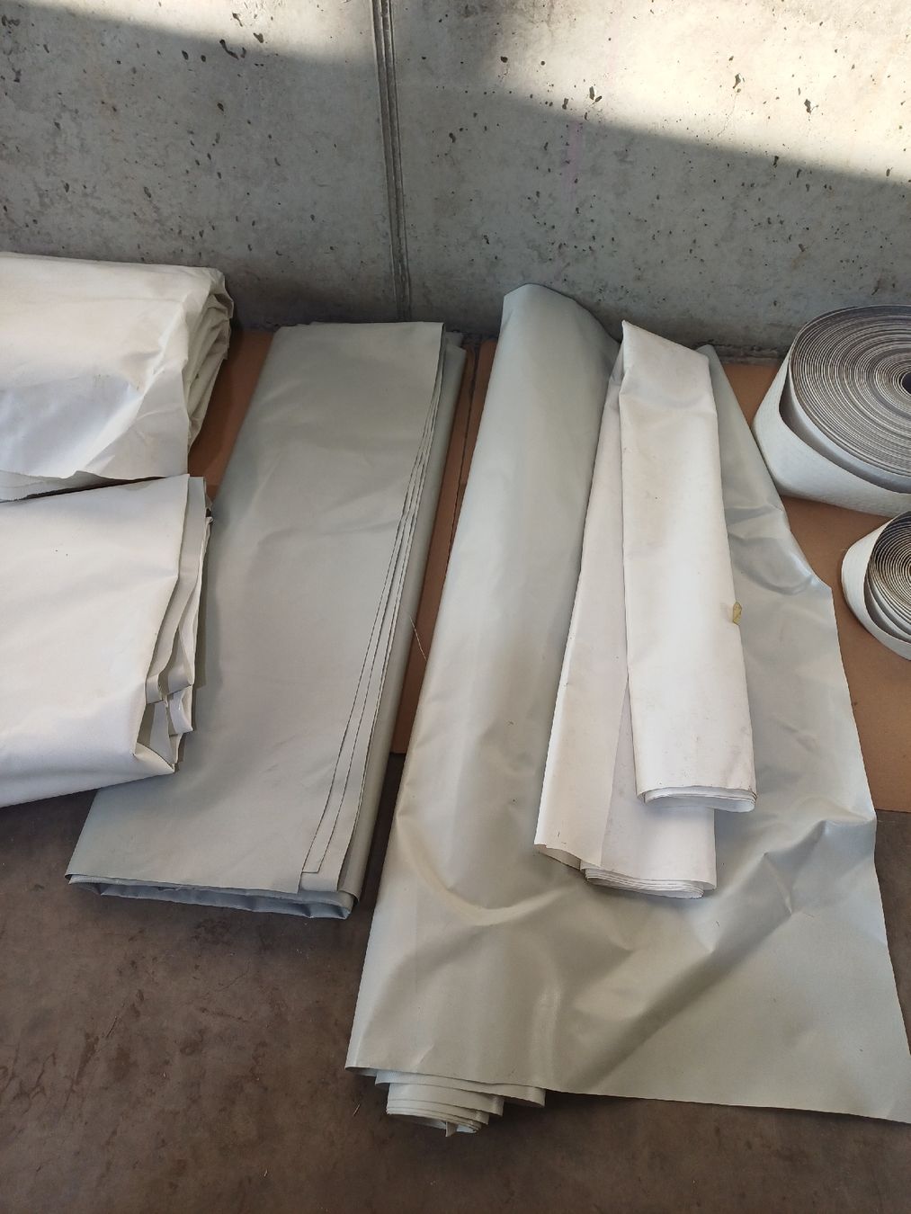 Altro: Vorzelt und Abdeckplanen Reparatur Material – Usato da Langnau b. Reiden venduto da R.port96 2