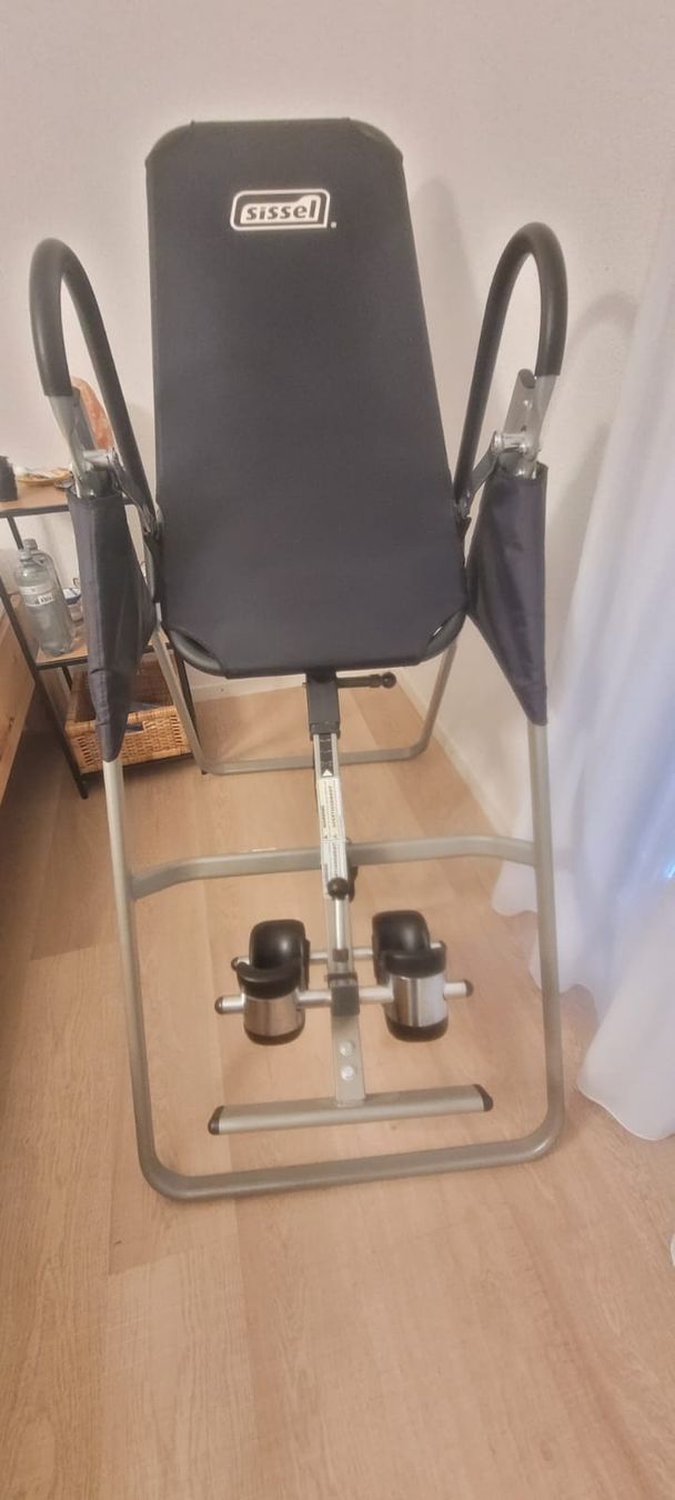 Medizinische Geräte: SISSEL Hang Up Inversion Table – Gebraucht aus Thun von hellosunshine86