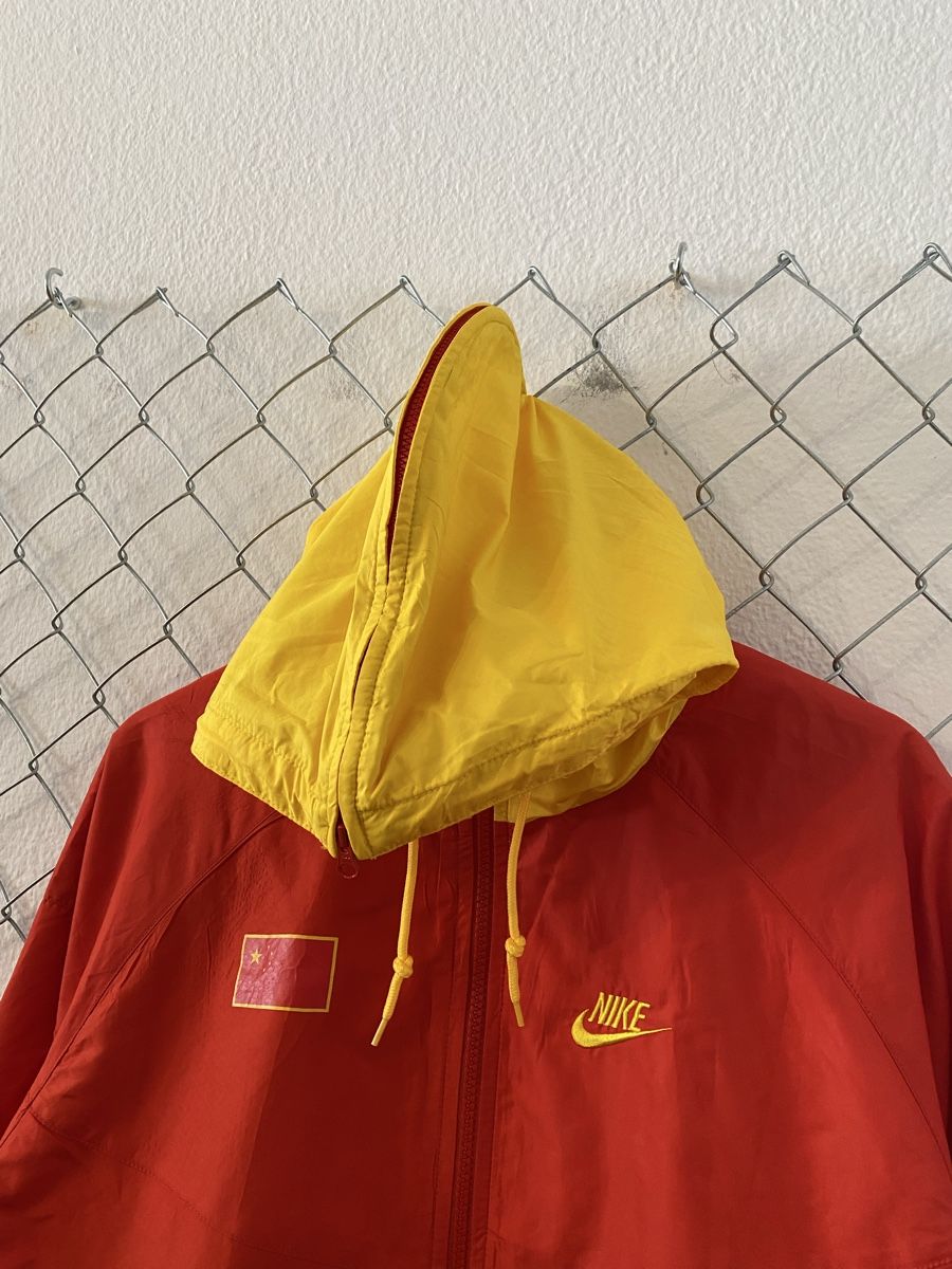 Nike Giacche: Y2K Vintage Nike China Jacket Size S – Usato da Lausanne venduto da user1020rnt 1