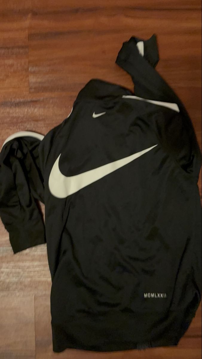 Nike Maglioni & Felpe: Nike Trainerjacke Swoosh – Usato da Luzern venduto da chevy7779 2