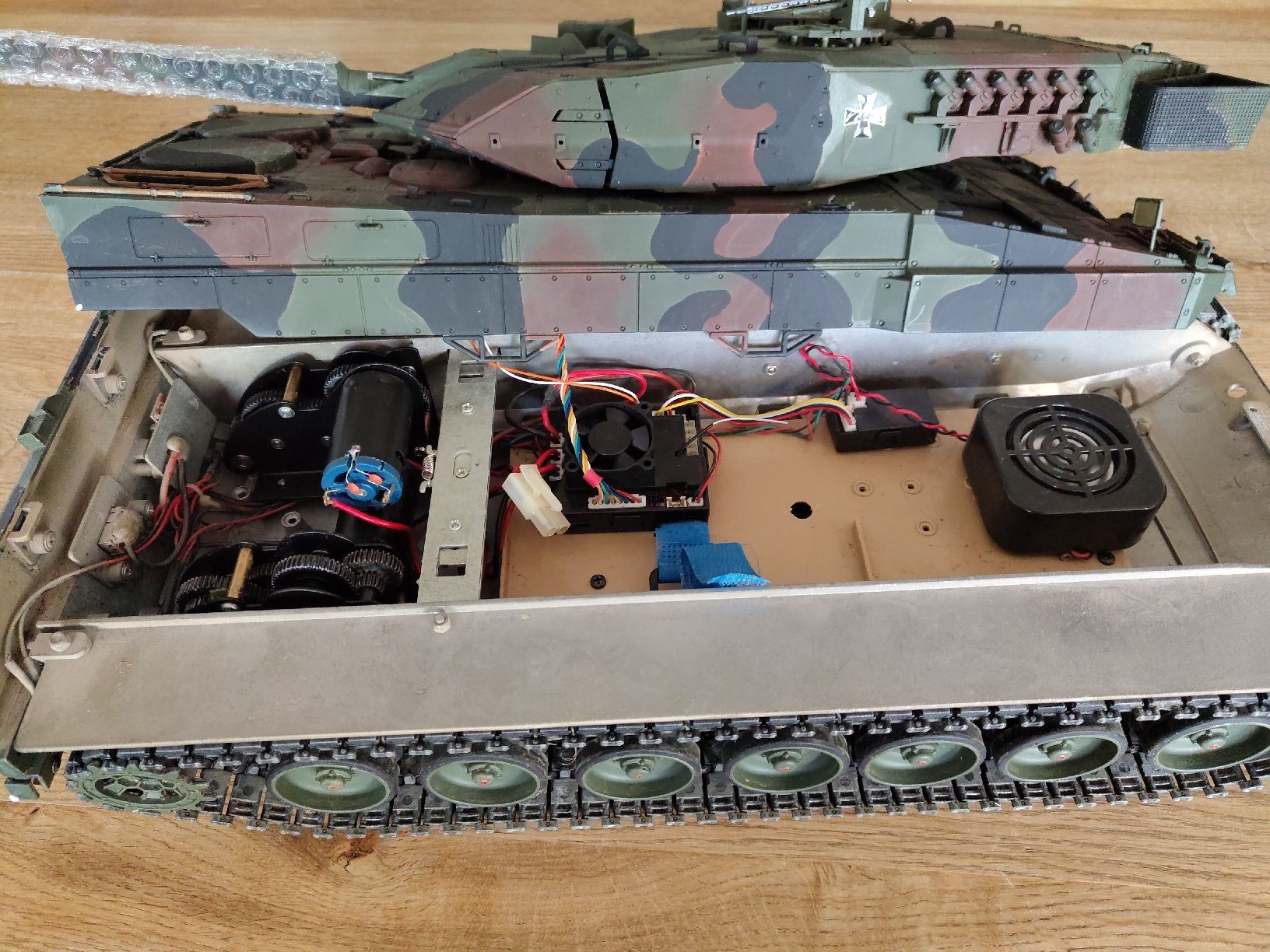 Torro Modellismo RC: Torro-Pro Version RC Panzer Leopard 2A6 – Usato da Männedorf venduto da t_mode 9