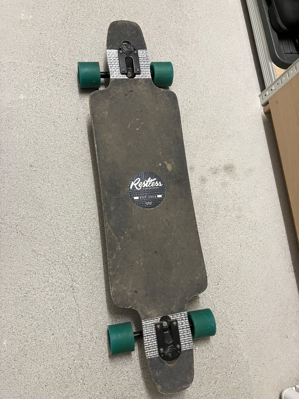 Skateboards: Longboard/Skateboard "Restless" – Usato da Rotkreuz venduto da Karineli 1
