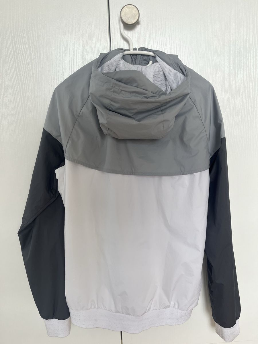 Nike Vestes: Nike Jacke Grösse M gebraucht – D'occasion à Stäfa par gia_fm5d 1