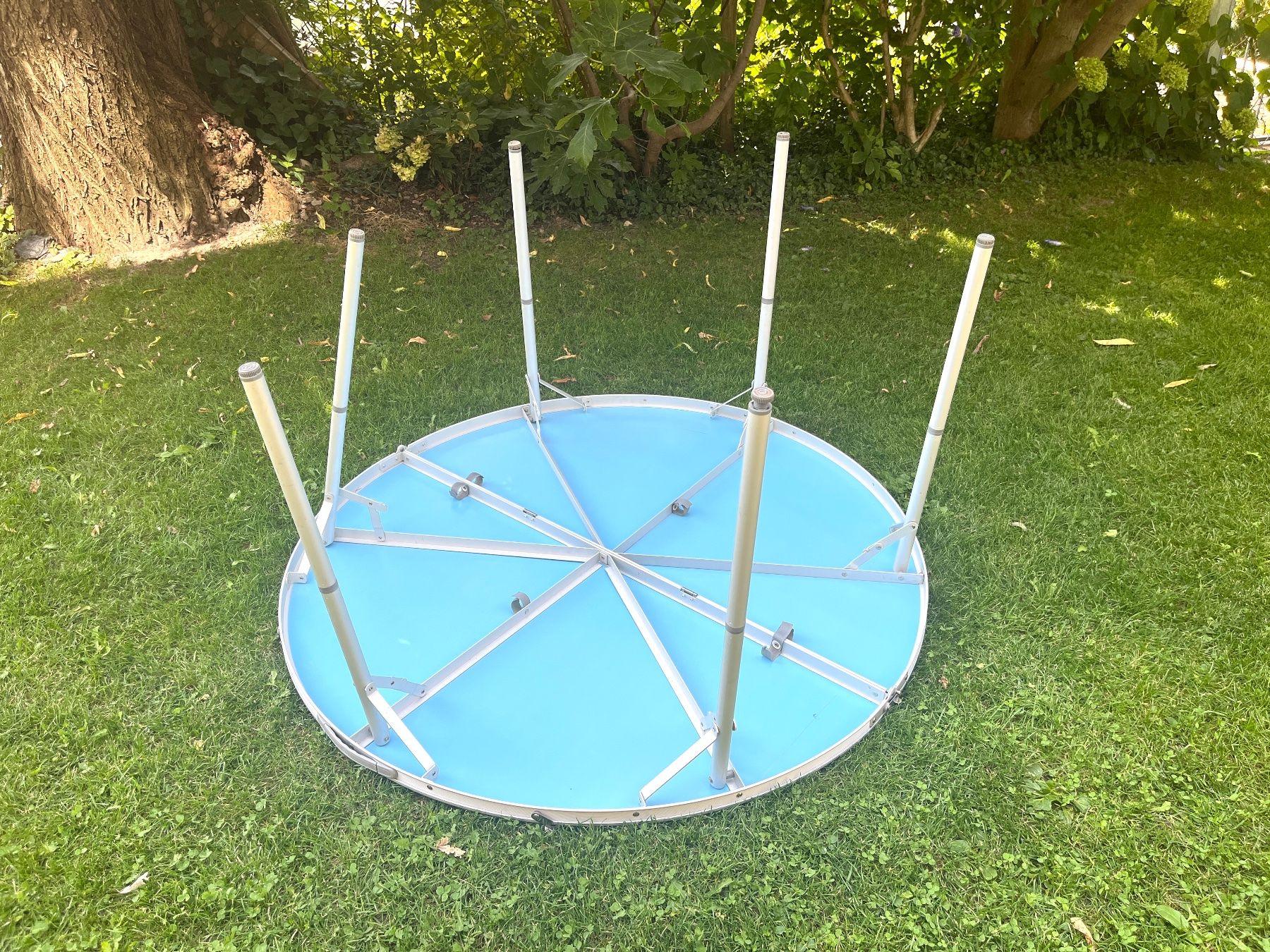 Klappbarer Campingtisch EuroTrail, rund, 120 cm Durchmesser (Gebraucht) in  Maienfeld fr CHF 30  nur Abholung auf Ricardo kaufen