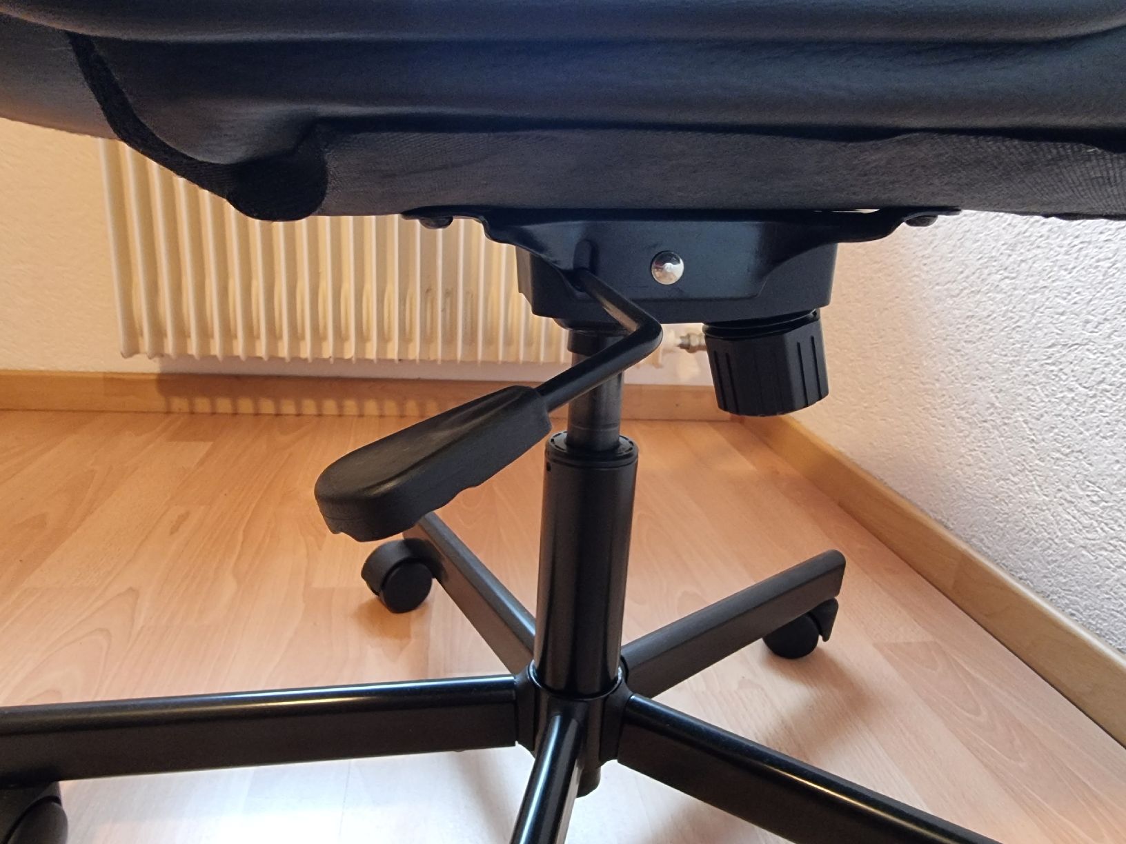 Ikea Sedie: Chaise de bureau Ikea Renberget – Usato da Bevaix venduto da Lemana 3