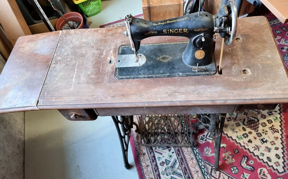 Alte Singer Nähmaschine Kaufen auf Ricardo