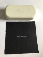 Étui à lunettes Marc Jacobs avec chiffon - été chic!
