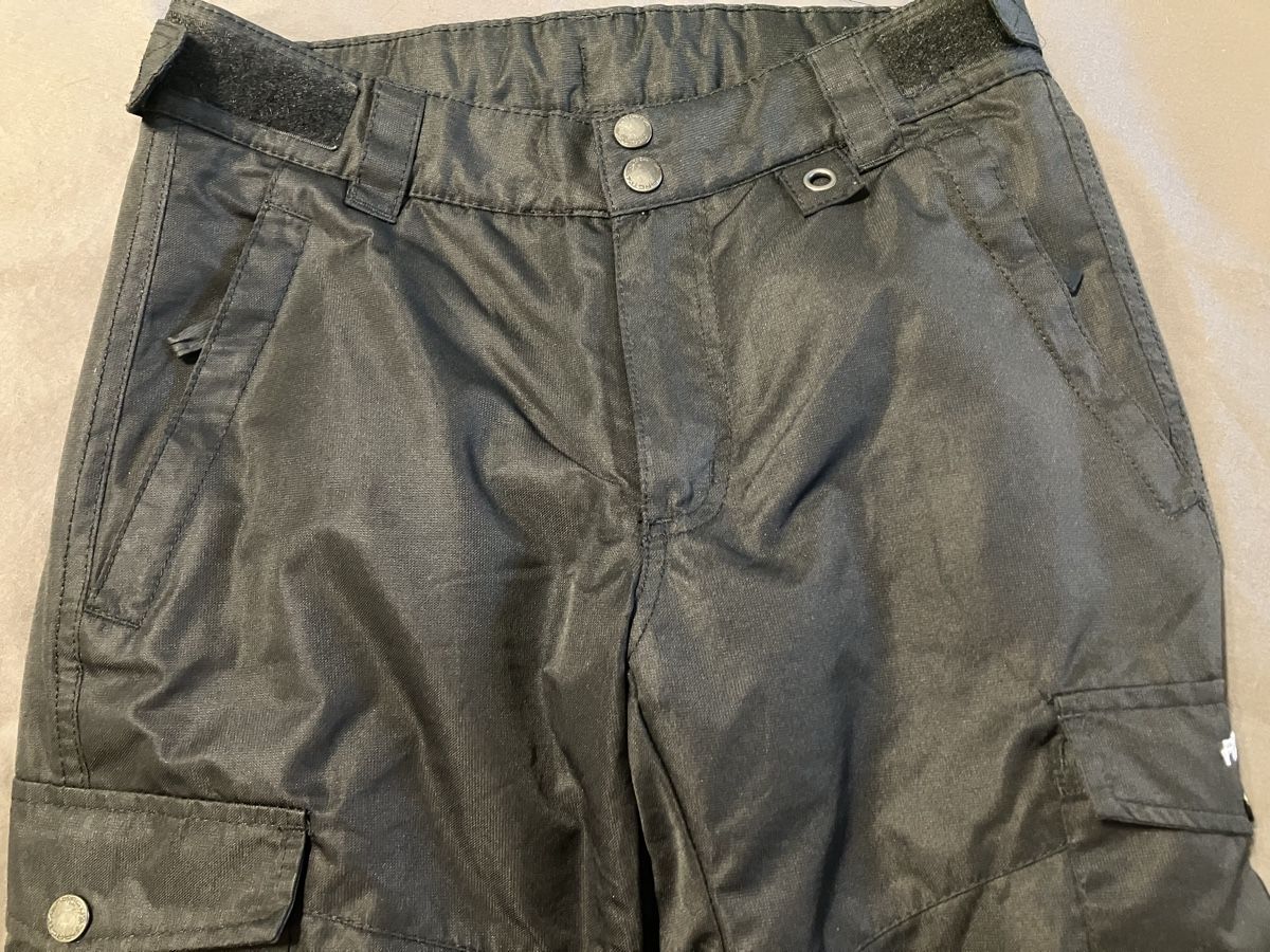 Completi: Boy’s ski Jacket and Pants – Usato da Volketswil venduto da Peony123 3