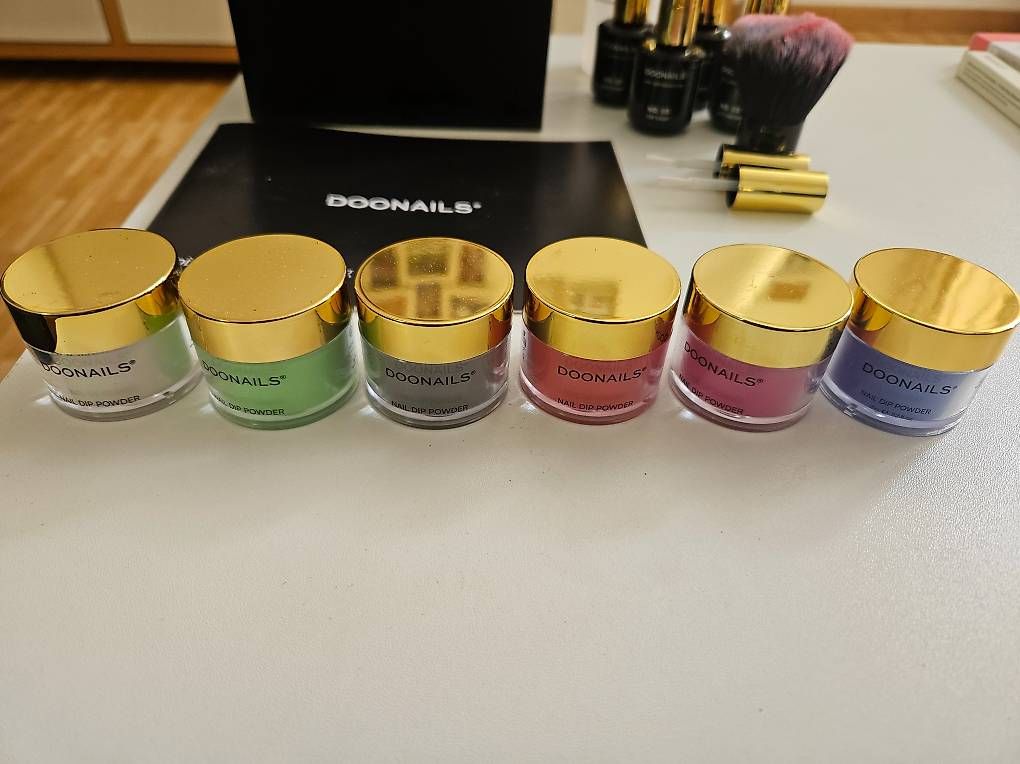 Smalto per unghie: Doonails Dipping Powder Starter Kit – Usato da Frauenfeld venduto da Blakely 1